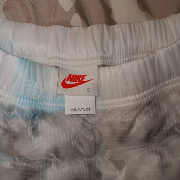 Stussy White and Green Bubble Mini Skirt - Picture 2 of 3